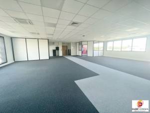 Location - Bureaux 229m² - Isneauville