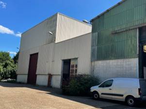 Location - Local d'activité 2200m² - Pont saint pierre