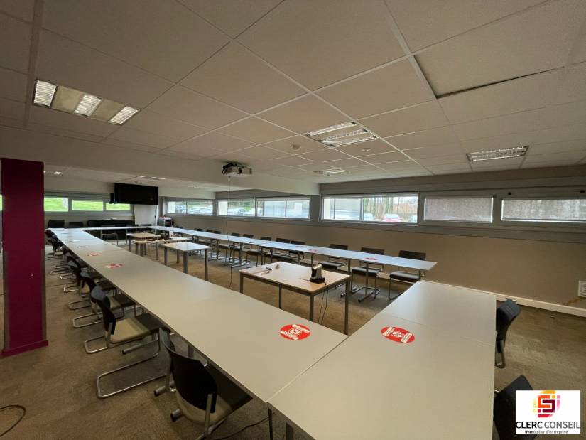 Location - Bureaux 930m² - Bois-guillaume