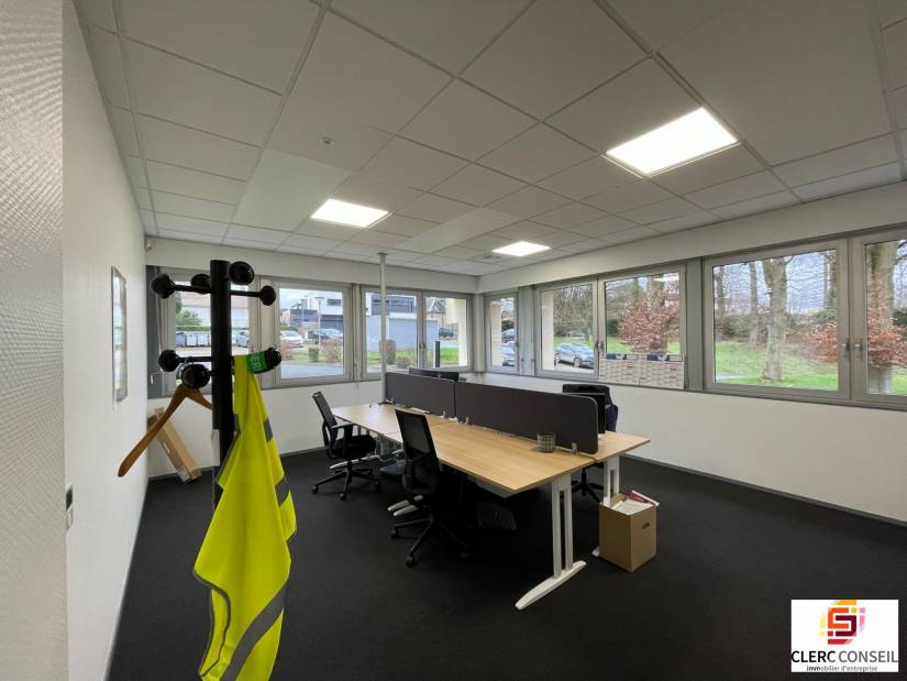 Location - Bureaux 930m² - Bois-guillaume