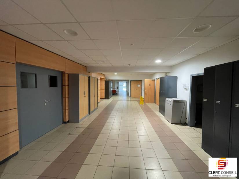 Location - Bureaux 930m² - Bois-guillaume