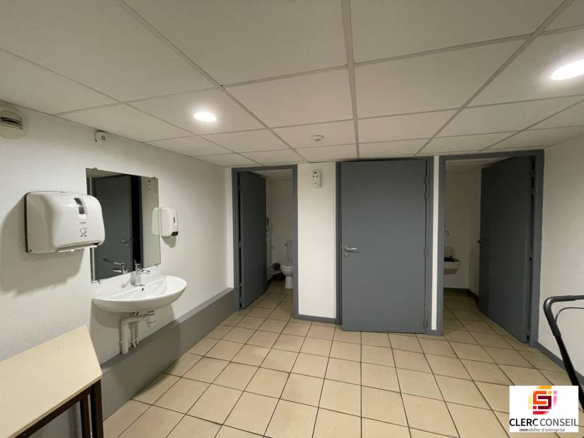 Location - Bureaux 930m² - Bois-guillaume
