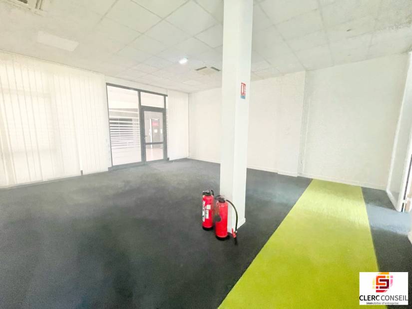 Location - Bureaux 268m² - Isneauville