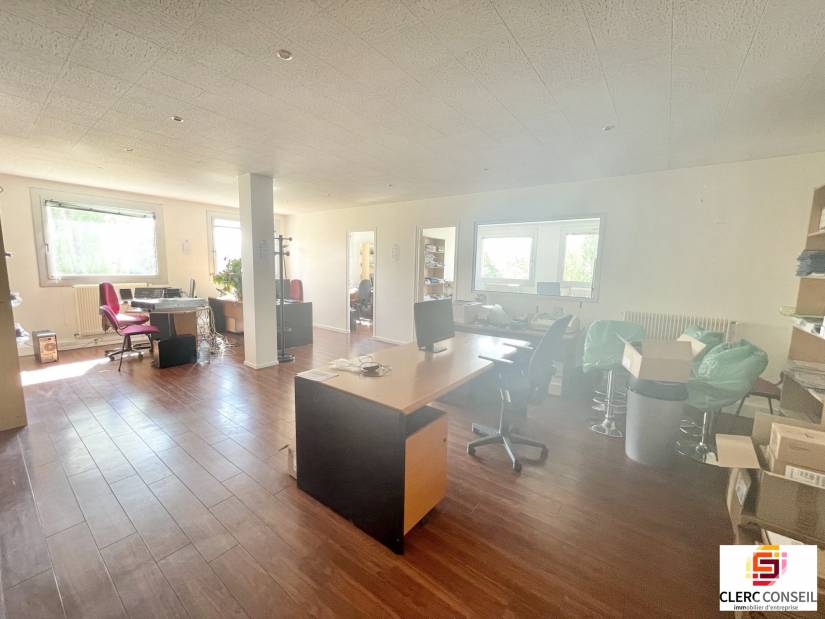 Location - Bureaux 80m² - Bihorel