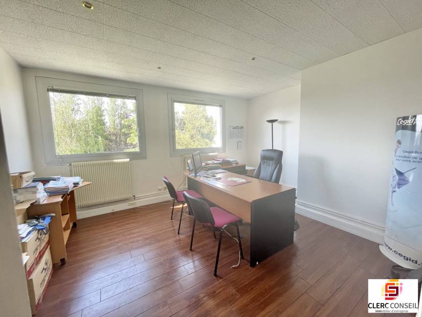 Location - Bureaux 80m² - Bihorel