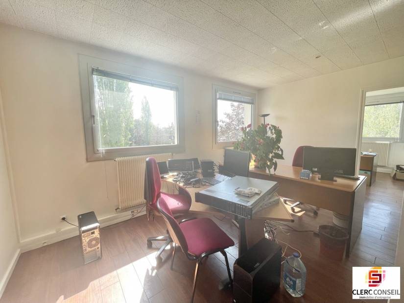 Location - Bureaux 80m² - Bihorel