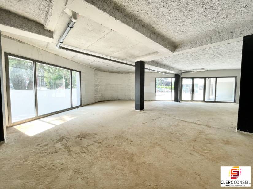 Location - Local commercial 183m² - Bihorel