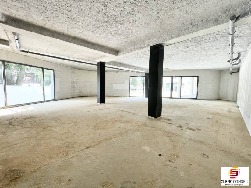 Location - Local commercial 183m² - Bihorel