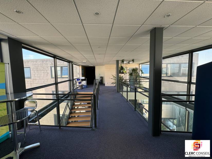 Vente - Bureaux 2917m² - Mont-saint-aignan