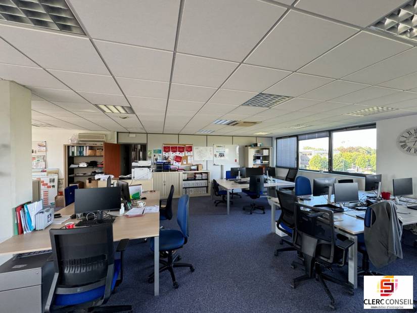 Vente - Bureaux 2917m² - Mont-saint-aignan
