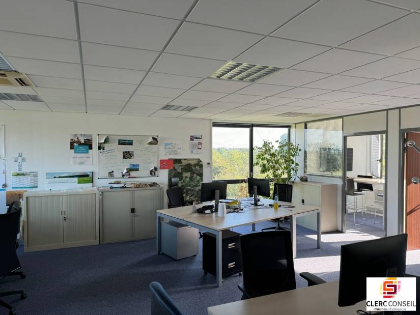 Vente - Bureaux 2917m² - Mont-saint-aignan