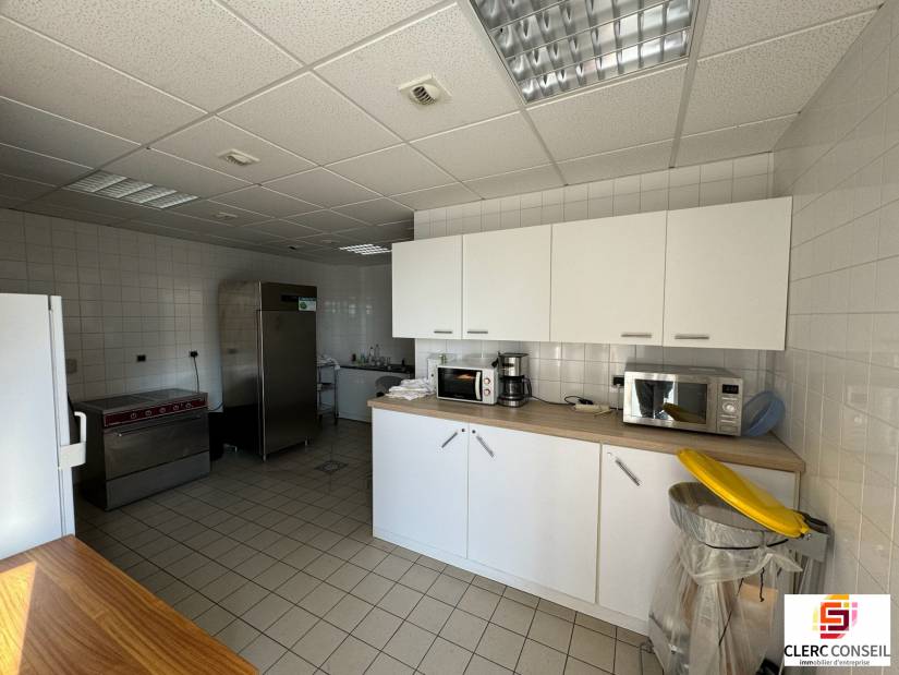 Vente - Bureaux 2917m² - Mont-saint-aignan