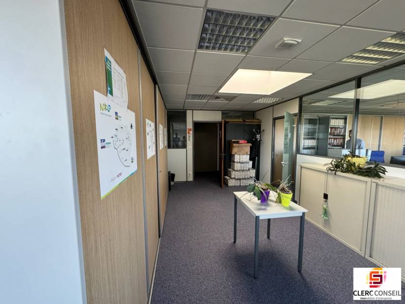 Vente - Bureaux 2917m² - Mont-saint-aignan