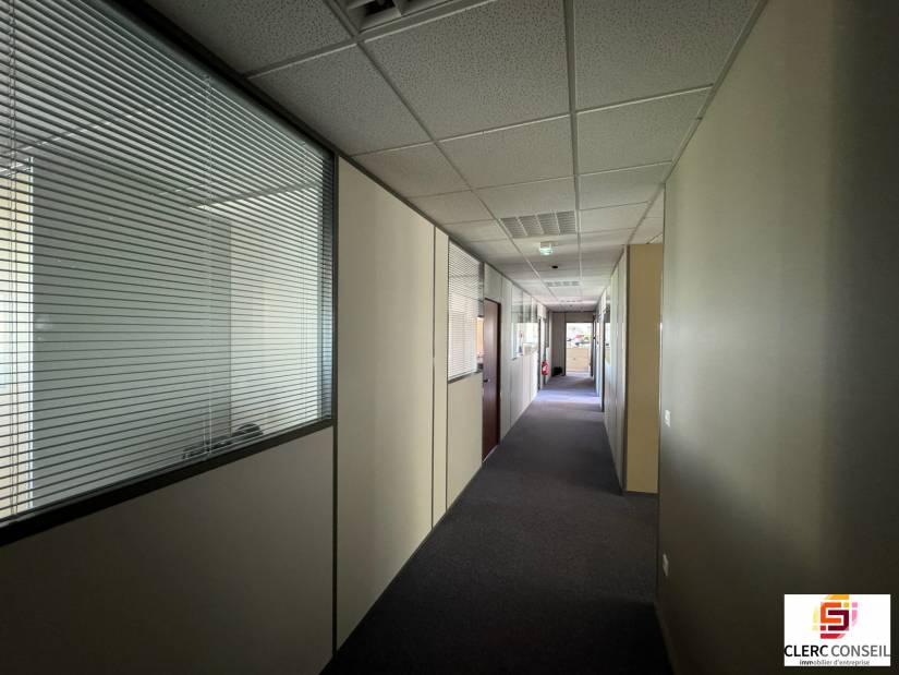Vente - Bureaux 2917m² - Mont-saint-aignan