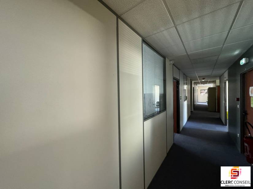 Vente - Bureaux 2917m² - Mont-saint-aignan