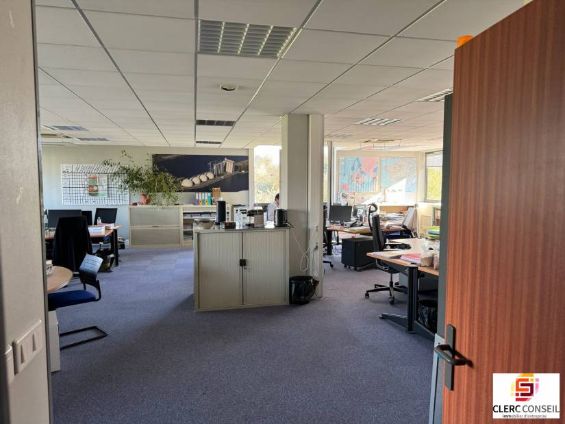 Vente - Bureaux 2917m² - Mont-saint-aignan