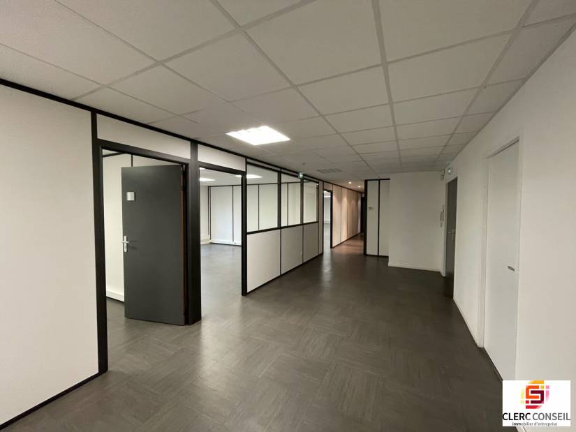 Location - Bureaux 424m² - Mont-saint-aignan