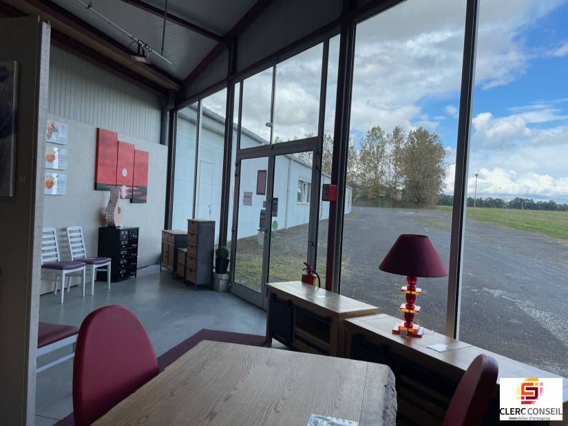 Vente - Local commercial 1500m² - Bâlines