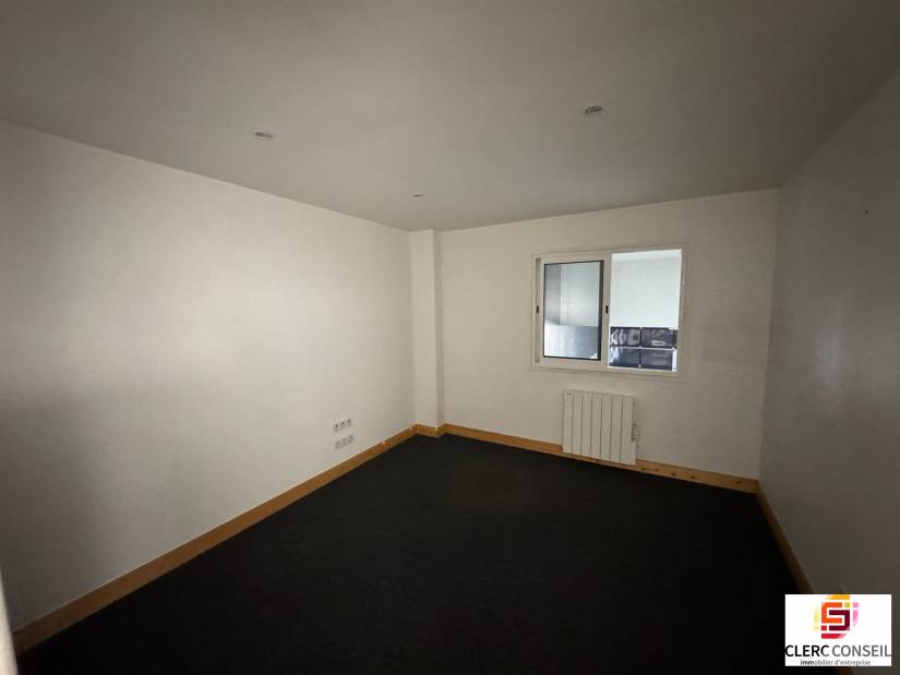 Location - Local d'activité 470m² - Bihorel