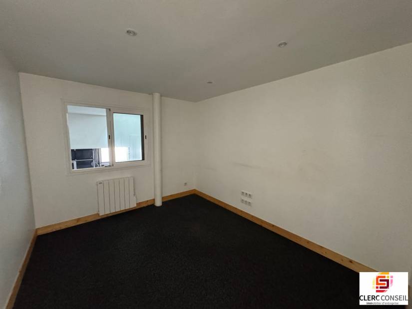 Location - Local d'activité 470m² - Bihorel