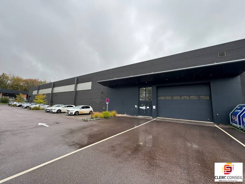 Location - Local d'activité 3240m² - Saint-Étienne-du-rouvray