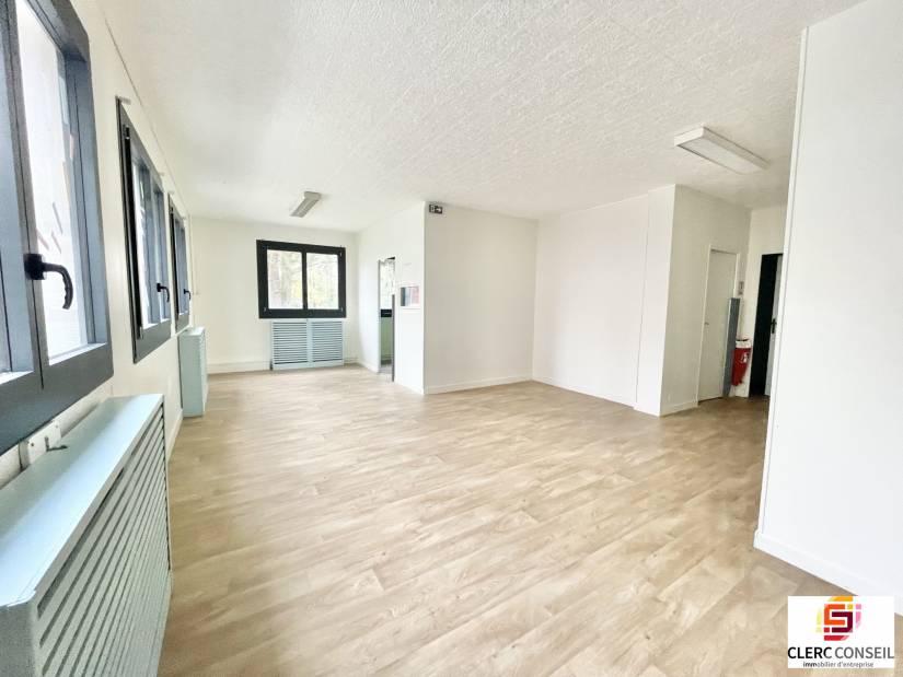 Location - Bureaux 75m² - Bihorel