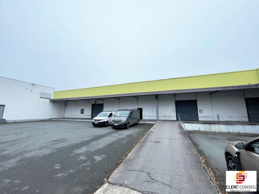 Location - Local d'activité 2080m² - Saint-Étienne-du-rouvray