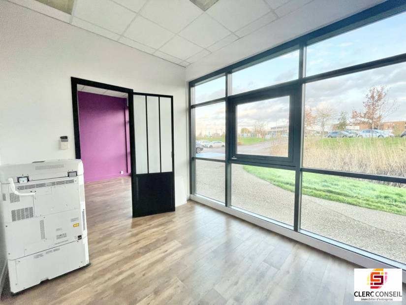 Location - Local commercial 82m² - Isneauville