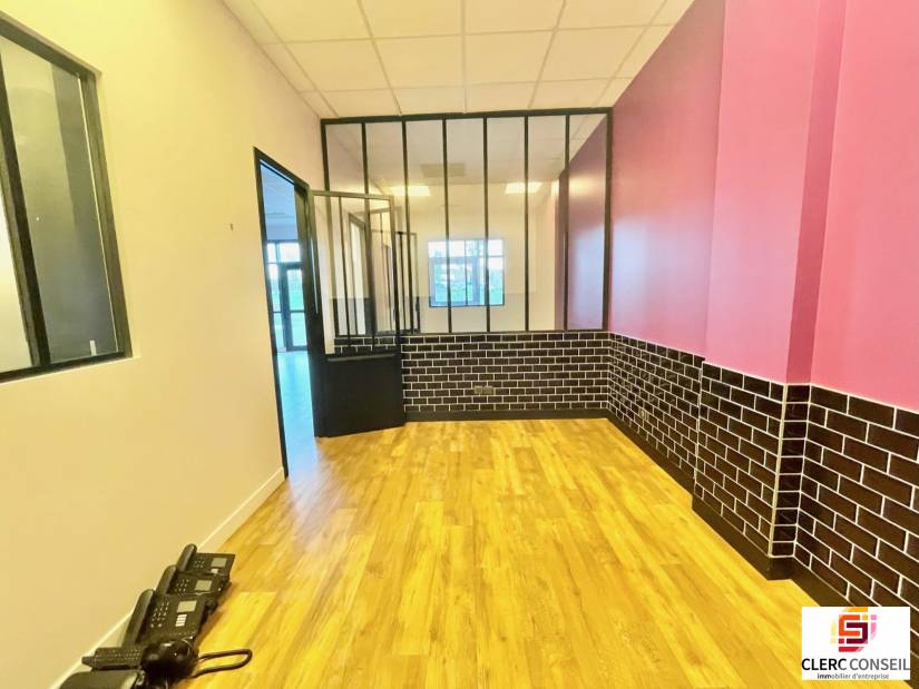 Location - Local commercial 82m² - Isneauville