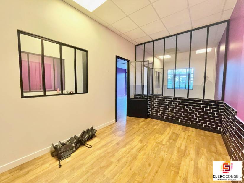 Location - Local commercial 82m² - Isneauville