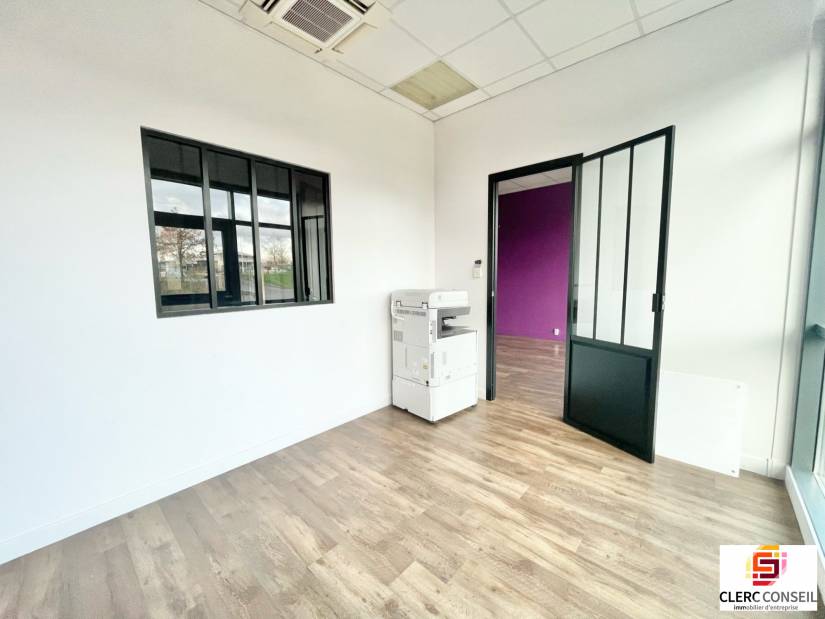 Location - Local commercial 82m² - Isneauville