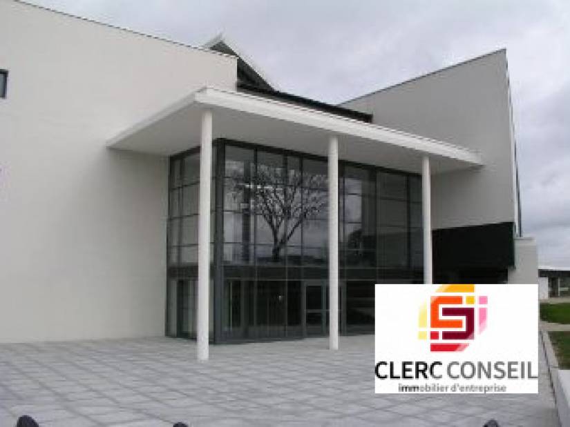 Location - Bureaux 338m² - Isneauville