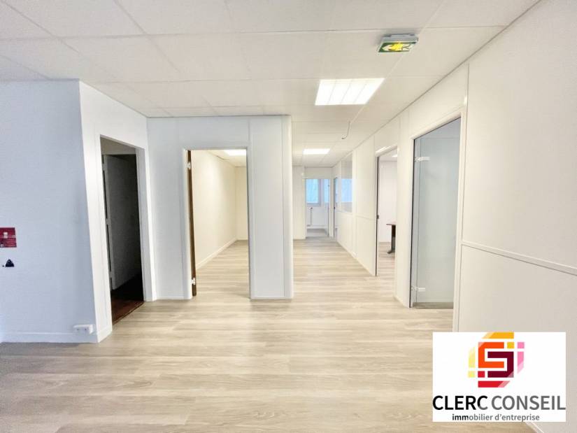 Location - Bureaux 73m² - Bihorel
