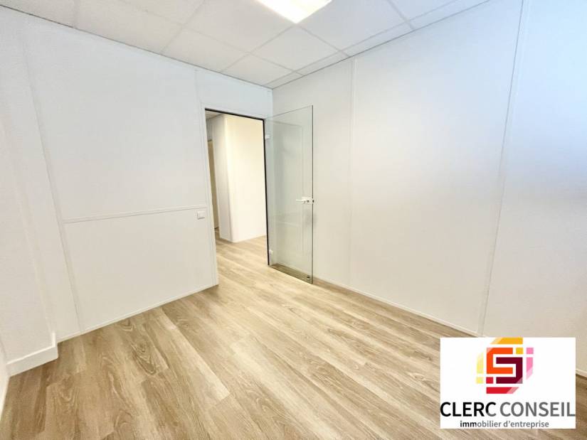 Location - Bureaux 73m² - Bihorel