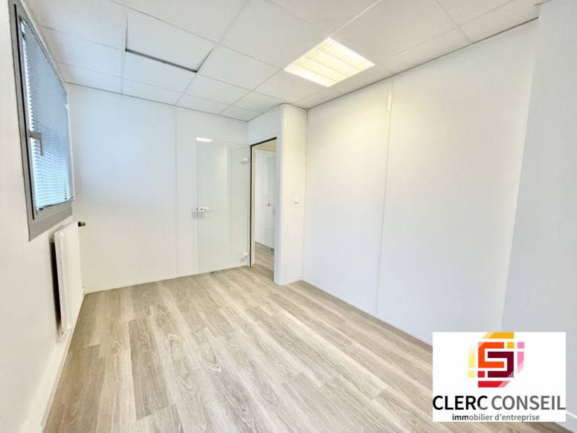 Location - Bureaux 73m² - Bihorel