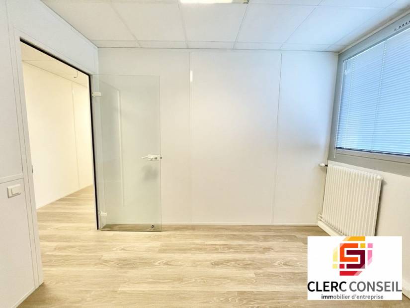 Location - Bureaux 73m² - Bihorel