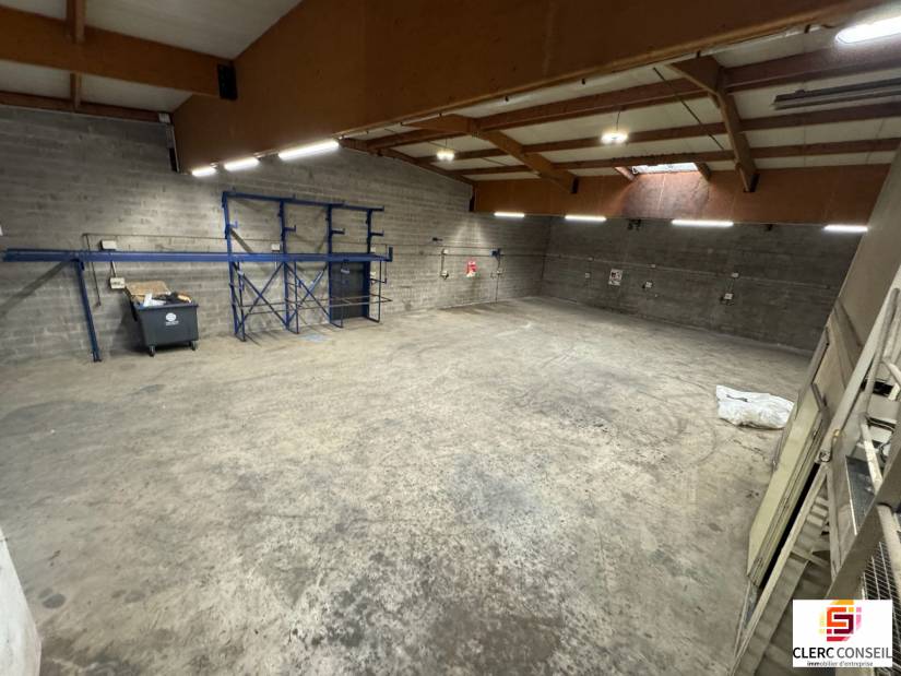 Location - Local d'activité 383m² - Le petit-quevilly