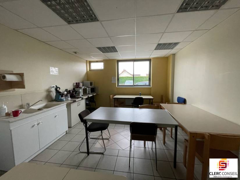 Location - Local d'activité 1600m² - Le vaudreuil