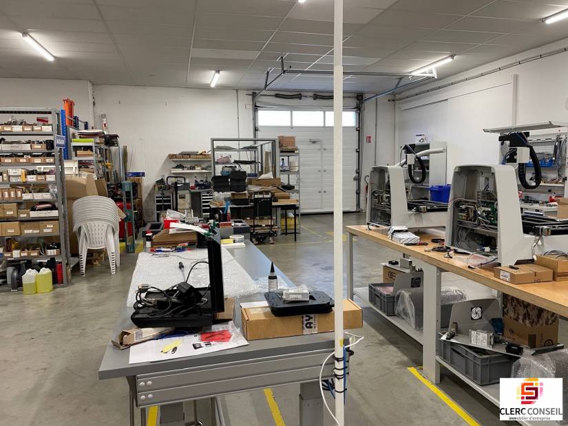 Location - Local d'activité 435m² - Louviers