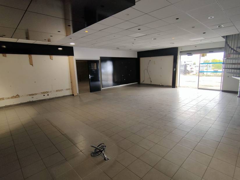 Location - Local d'activité 408m² - Saint-Étienne-du-rouvray