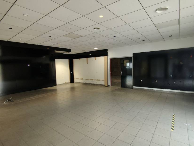 Location - Local d'activité 408m² - Saint-Étienne-du-rouvray