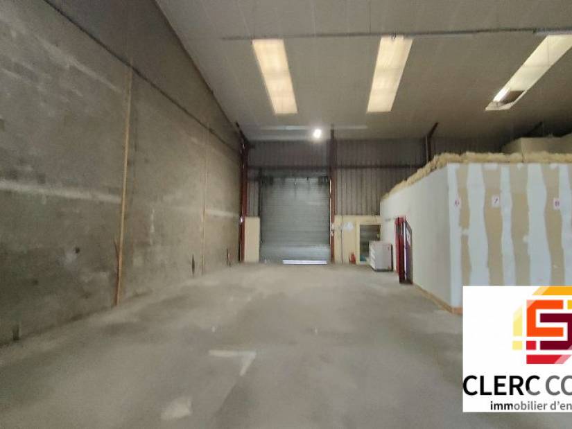Location - Local d'activité 408m² - Saint-Étienne-du-rouvray