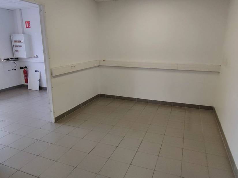 Location - Local d'activité 408m² - Saint-Étienne-du-rouvray