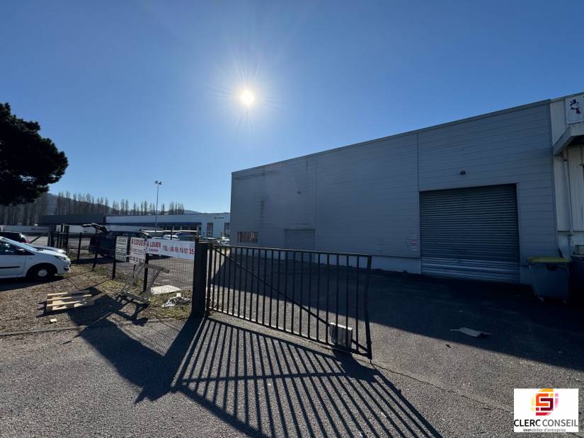 Location - Local d'activité 408m² - Saint-Étienne-du-rouvray