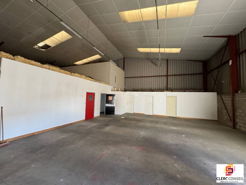 Location - Local d'activité 408m² - Saint-Étienne-du-rouvray