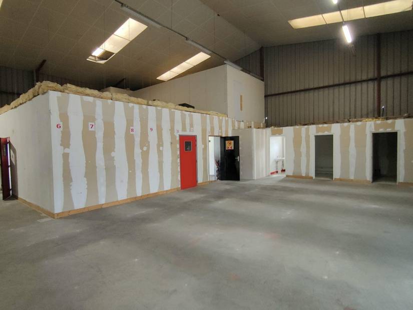 Location - Local d'activité 408m² - Saint-Étienne-du-rouvray