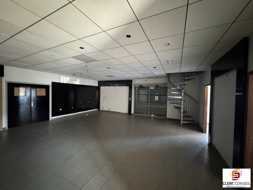 Location - Local d'activité 408m² - Saint-Étienne-du-rouvray