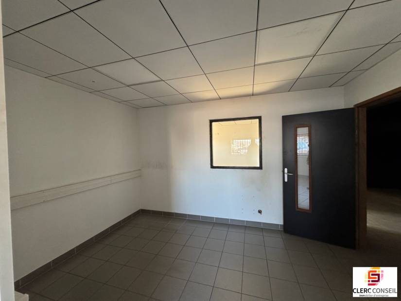 Location - Local d'activité 408m² - Saint-Étienne-du-rouvray