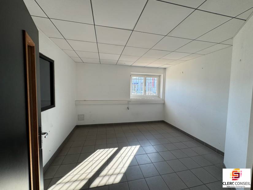 Location - Local d'activité 408m² - Saint-Étienne-du-rouvray