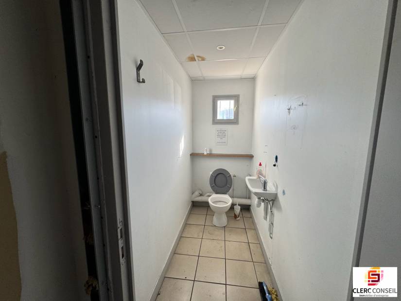 Location - Local d'activité 408m² - Saint-Étienne-du-rouvray
